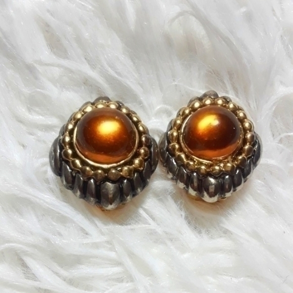 Vintage Topaz Eye Portrait Set Clip-On Earrings